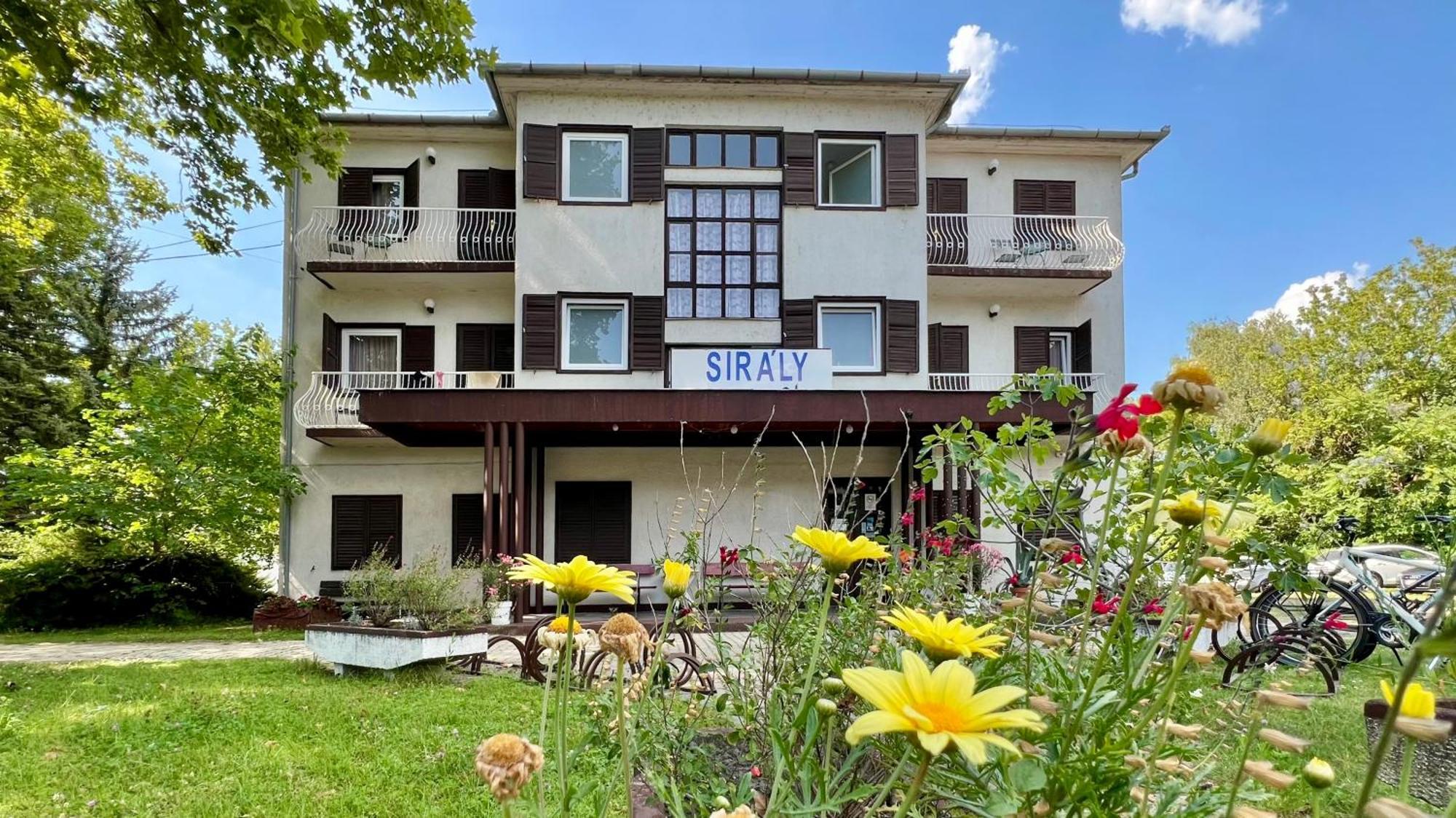 Siraly Hotel Balatonlelle Exterior photo